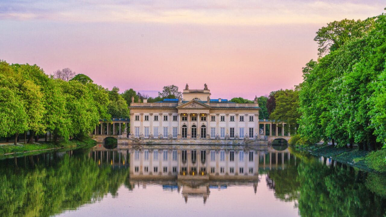 Лазенки Королевские в Варшаве открывают весенний сезон 2026: театр, мастер-классы и уникальная выставка