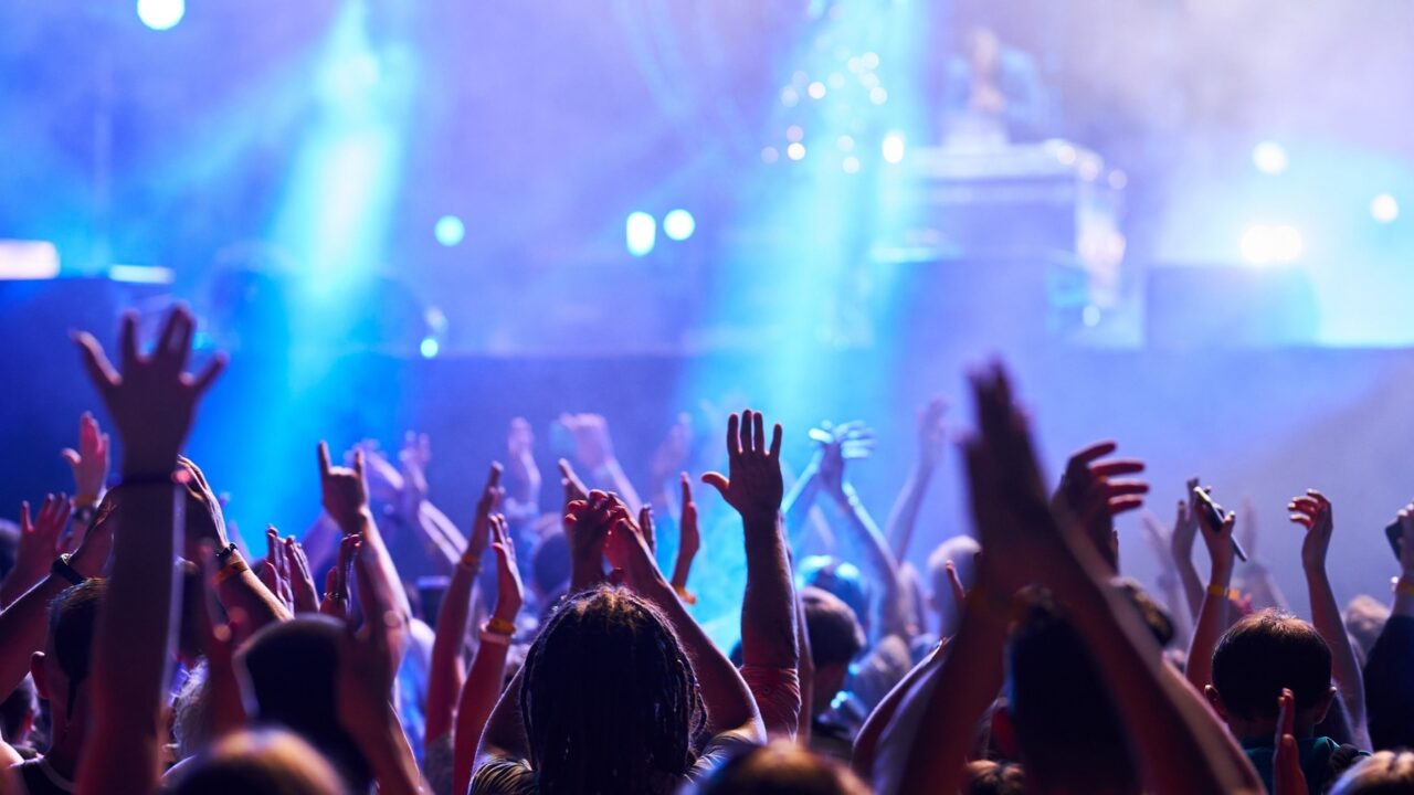 Гиганта индустрии концертов Live Nation оштрафовали на 15 млн злотых — зрителям вернут деньги за отменённые мероприятия