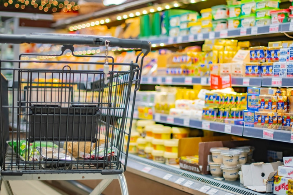 Как будут работать магазины в Польше на Пасху: часы работы и ограничения