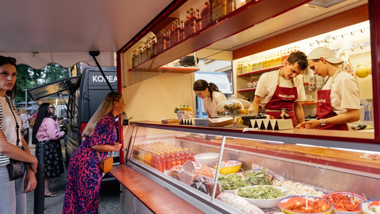 Gastro Miasto снова в Варшаве: на Plac Centralny привезут лобстеров, бургеры и корейскую курицу
